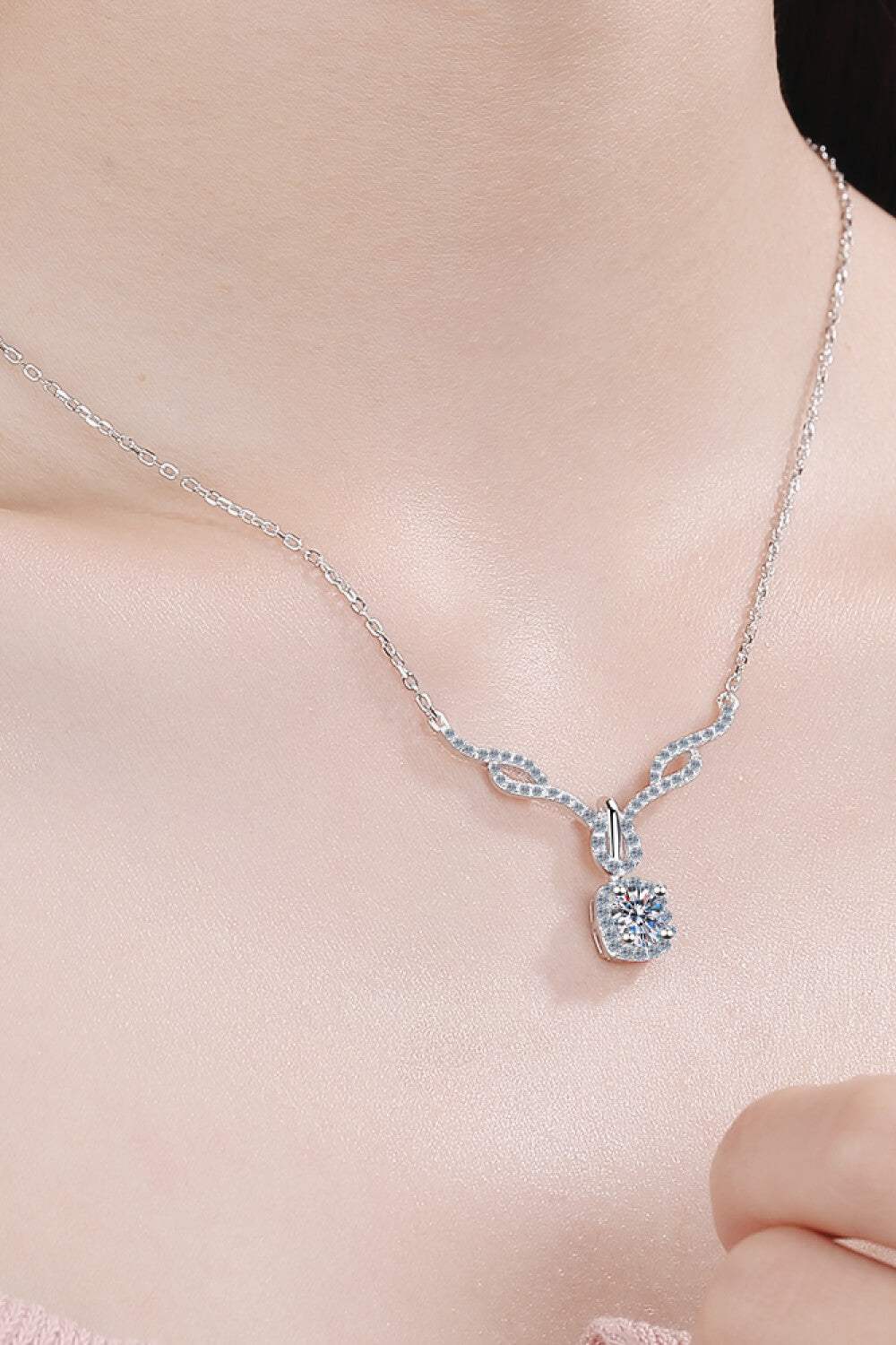 Right On Trend Moissanite Pendant Necklace Moissanite - Tophatter Daily Deals