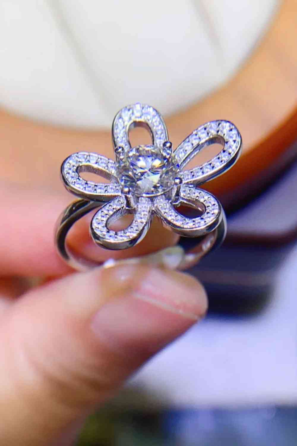 1 Carat Moissanite Flower-Shape Open Ring Moissanite - Tophatter Daily Deals