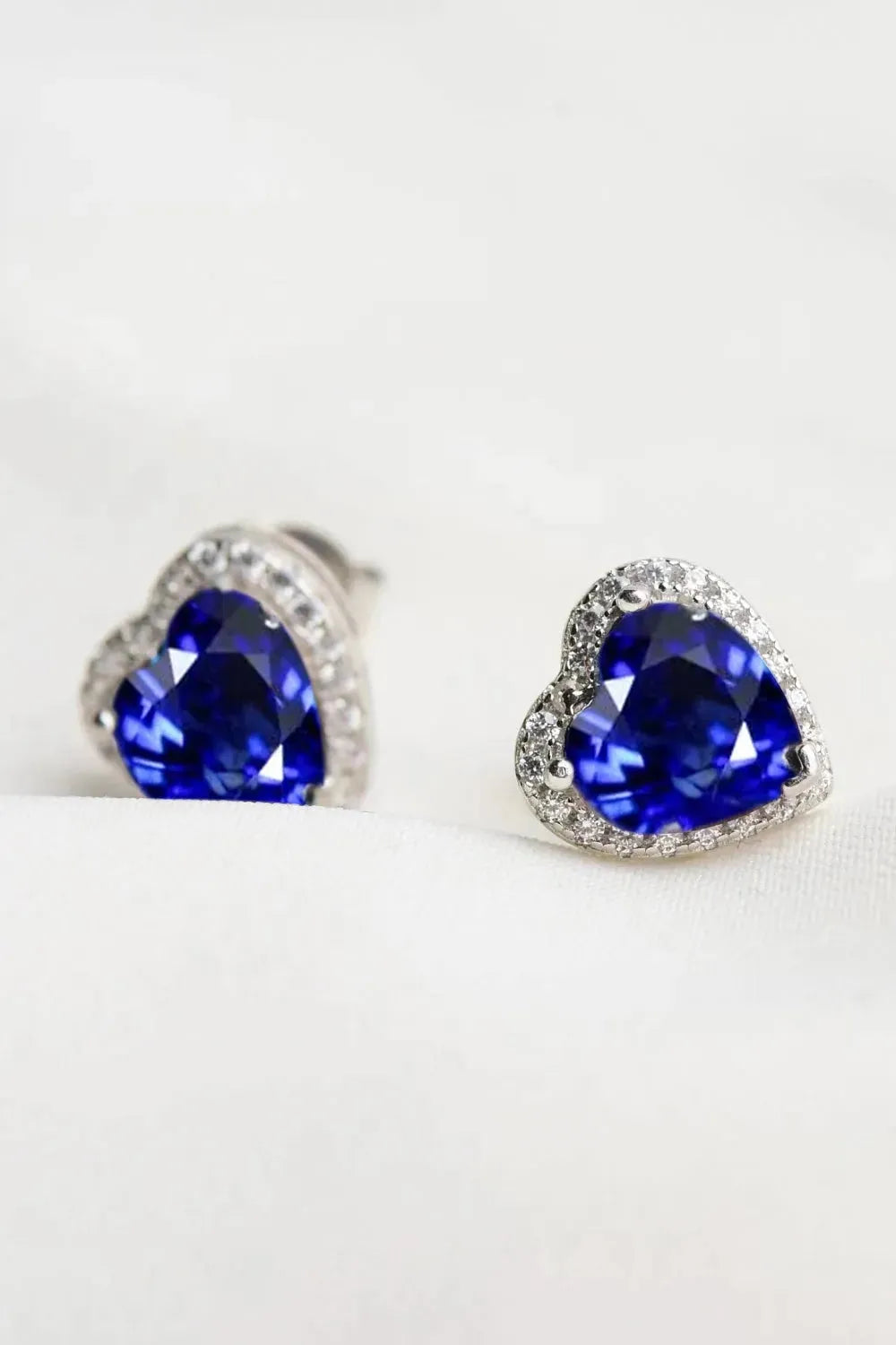 4 Carat Moissanite Heart-Shaped Stud Earrings Moissanite - Tophatter Daily Deals
