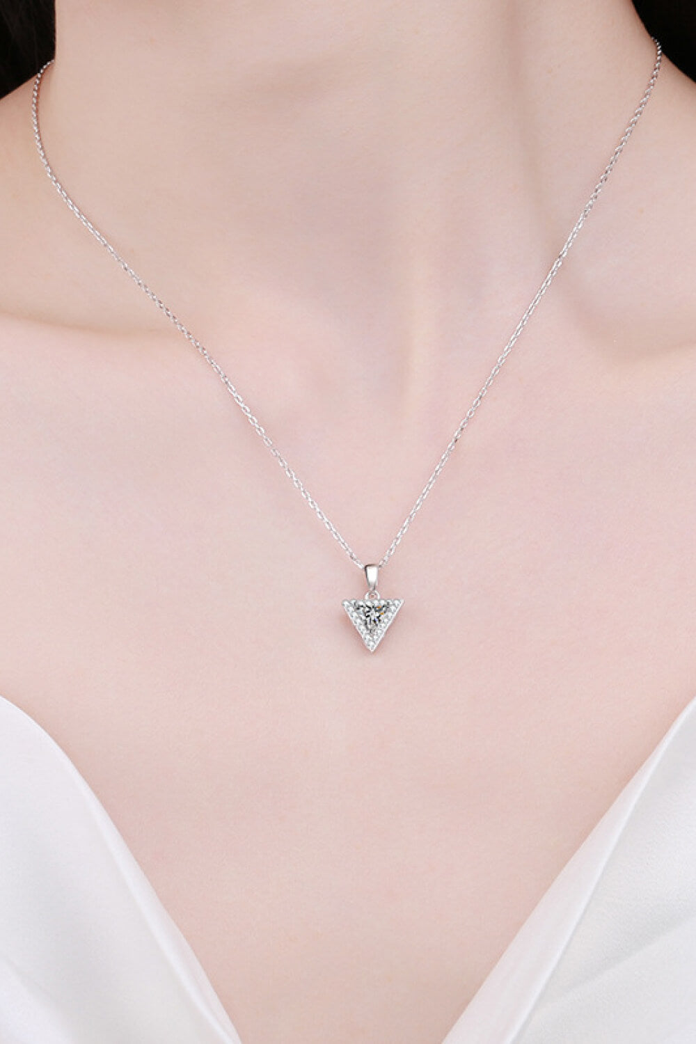 925 Sterling Silver Triangle Moissanite Pendant Necklace Moissanite - Tophatter Daily Deals