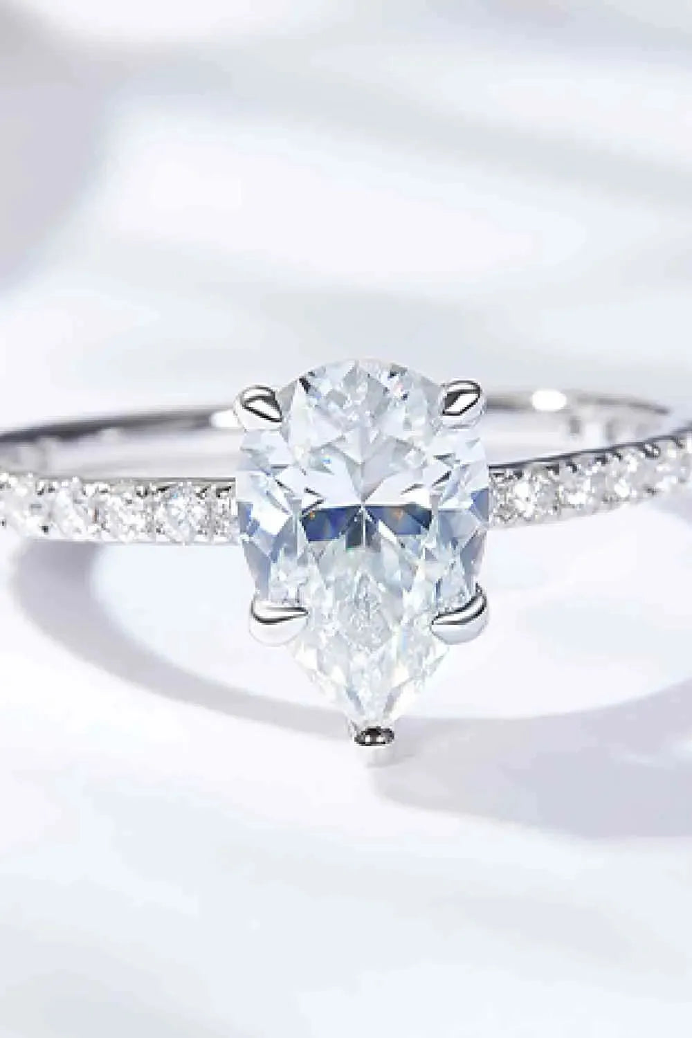 1.8 Carat Moissanite Side Stone Ring Moissanite - Tophatter Daily Deals