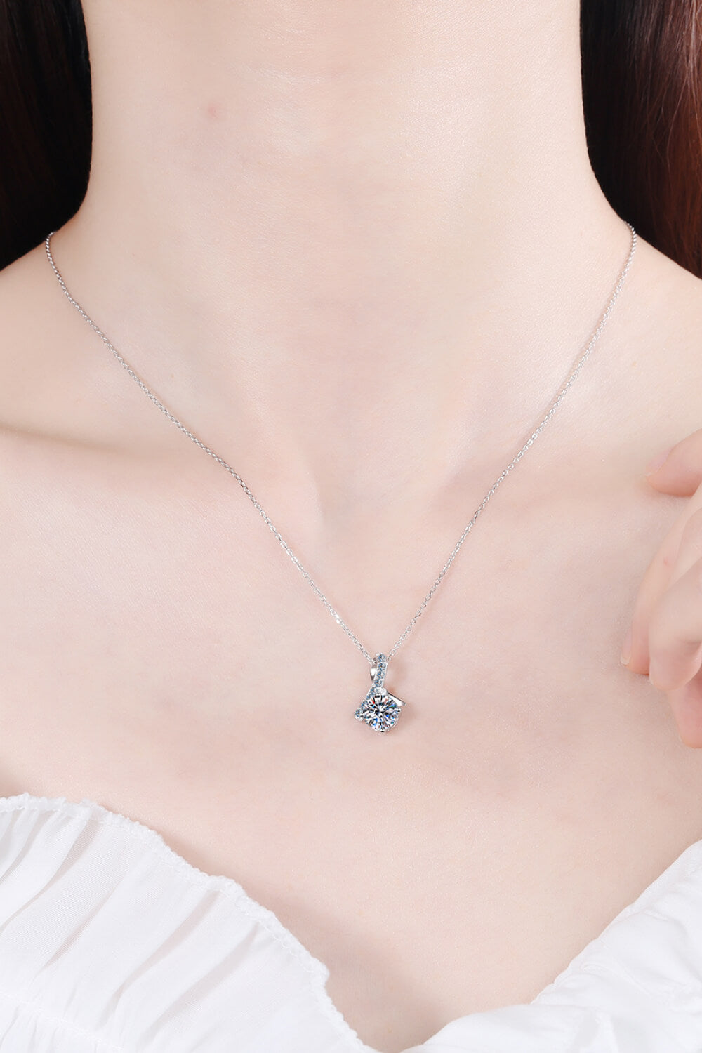 Unique and Chic Moissanite Pendant Necklace Moissanite - Tophatter Daily Deals