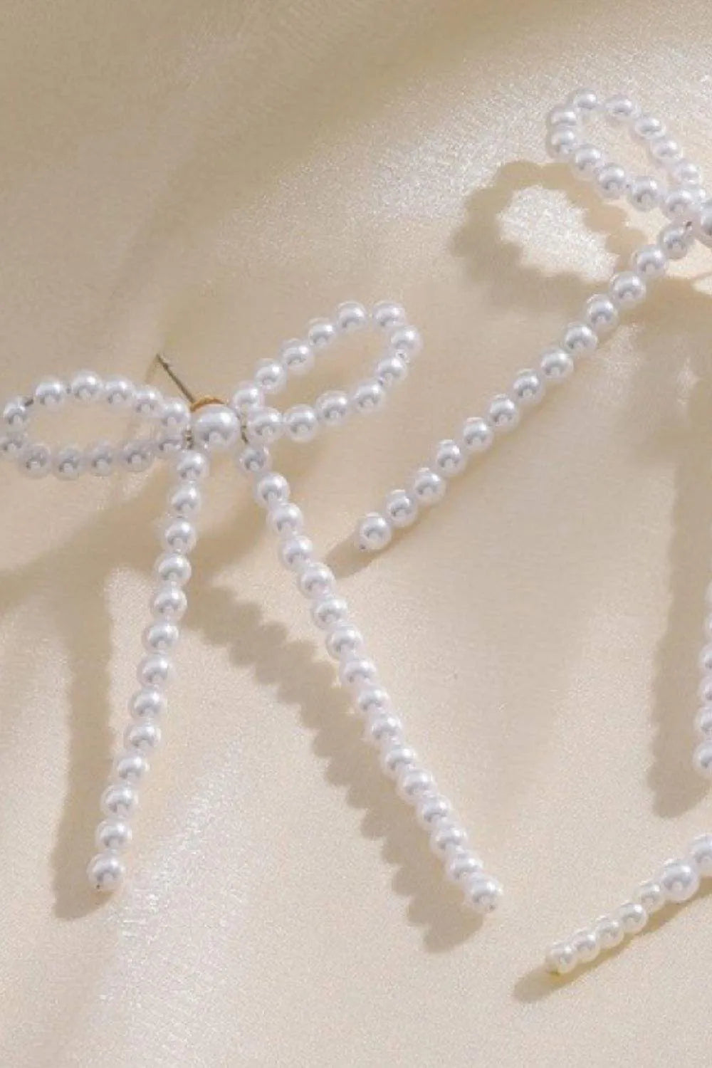 Bow-Shaped Pearl Earrings Earrings - Tophatter Daily Deals