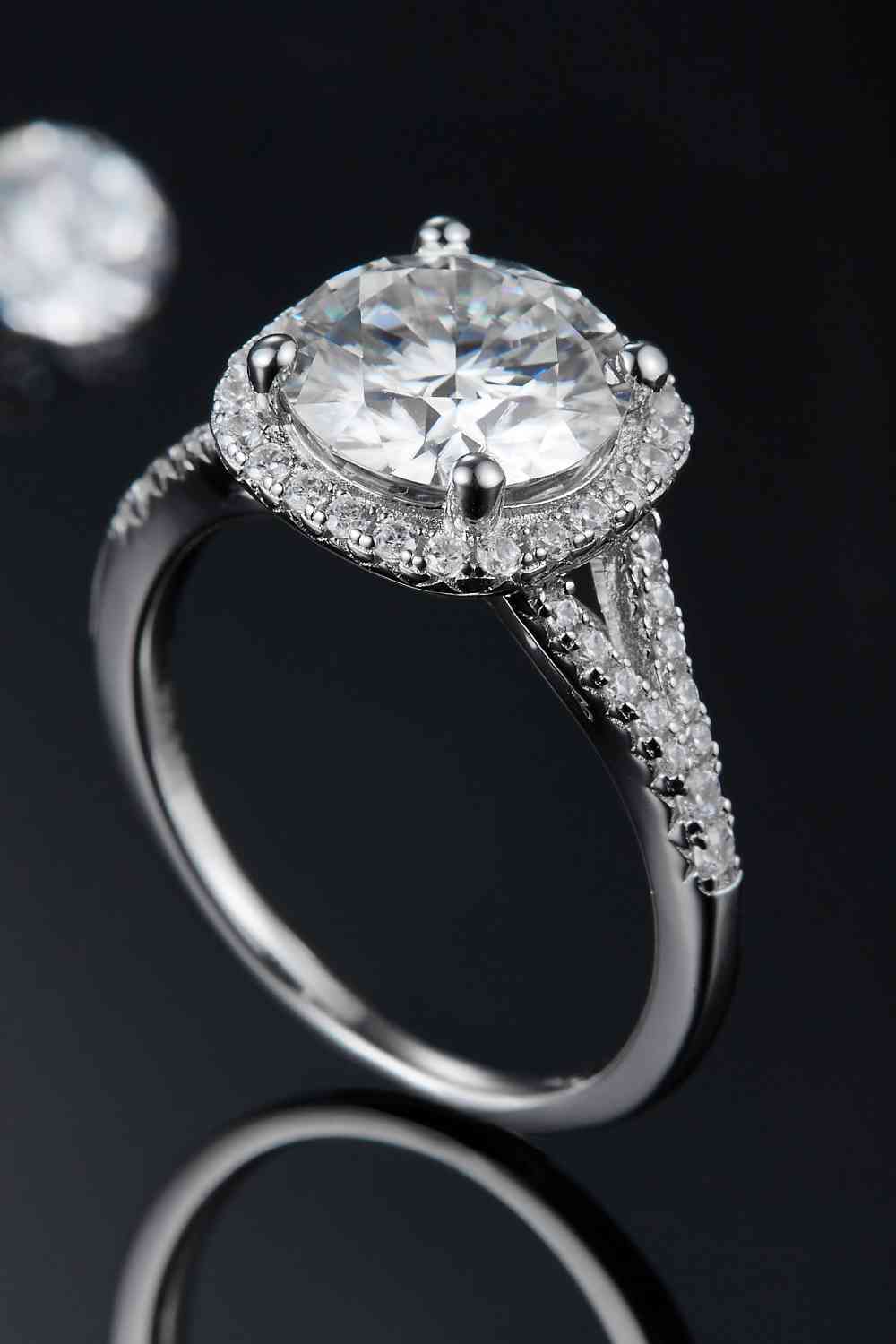 3 Carat Moissanite Halo Ring - Shop Tophatter Deals, Electronics, Fashion, Jewelry, Health, Beauty, Home Decor, Free Shipping