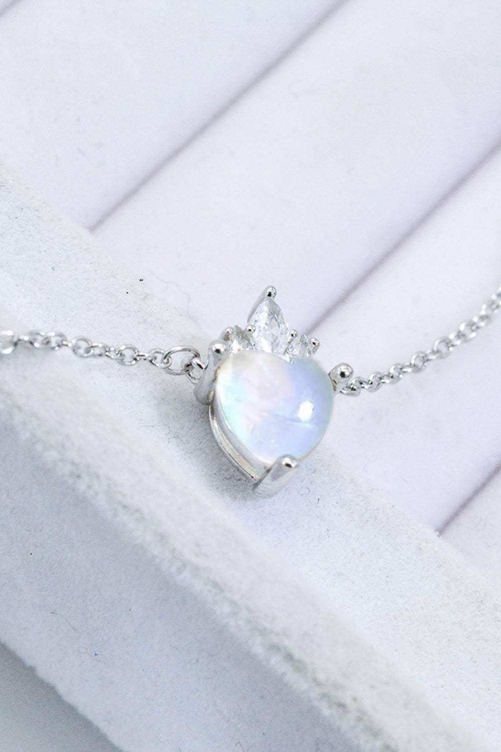 925 Sterling Silver Moonstone Heart Pendant Necklace Moonstone - Tophatter Daily Deals