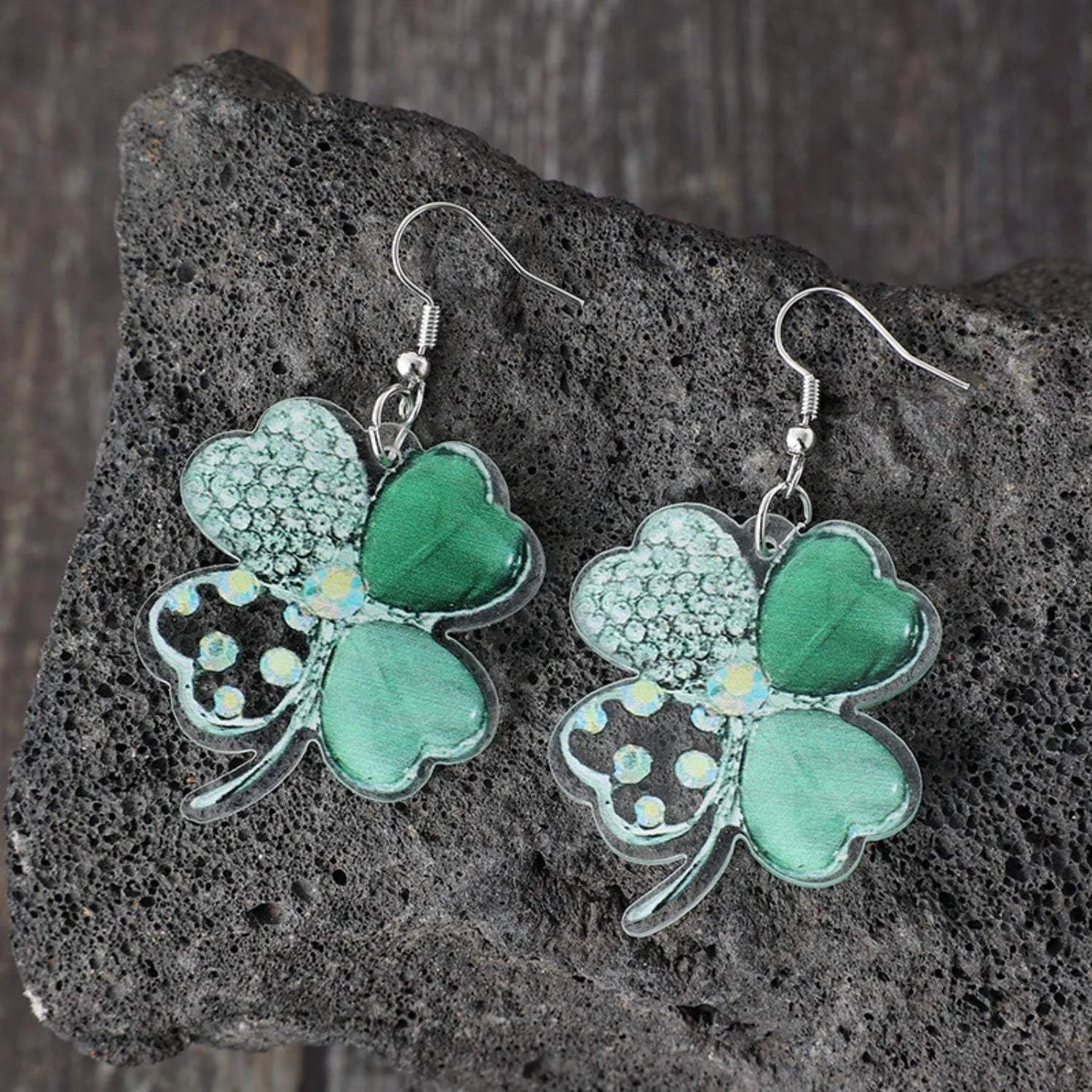 Lucky Clover Acrylic Dangle Earrings Earrings - Tophatter Daily Deals