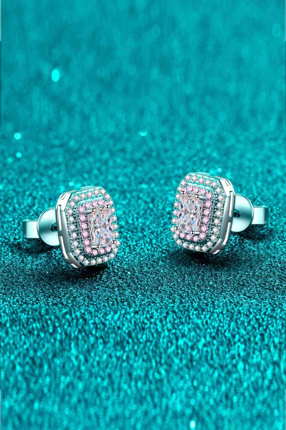 1 Carat Moissanite and Zircon Contrast Geometric Stud Earrings Moissanite - Tophatter Daily Deals