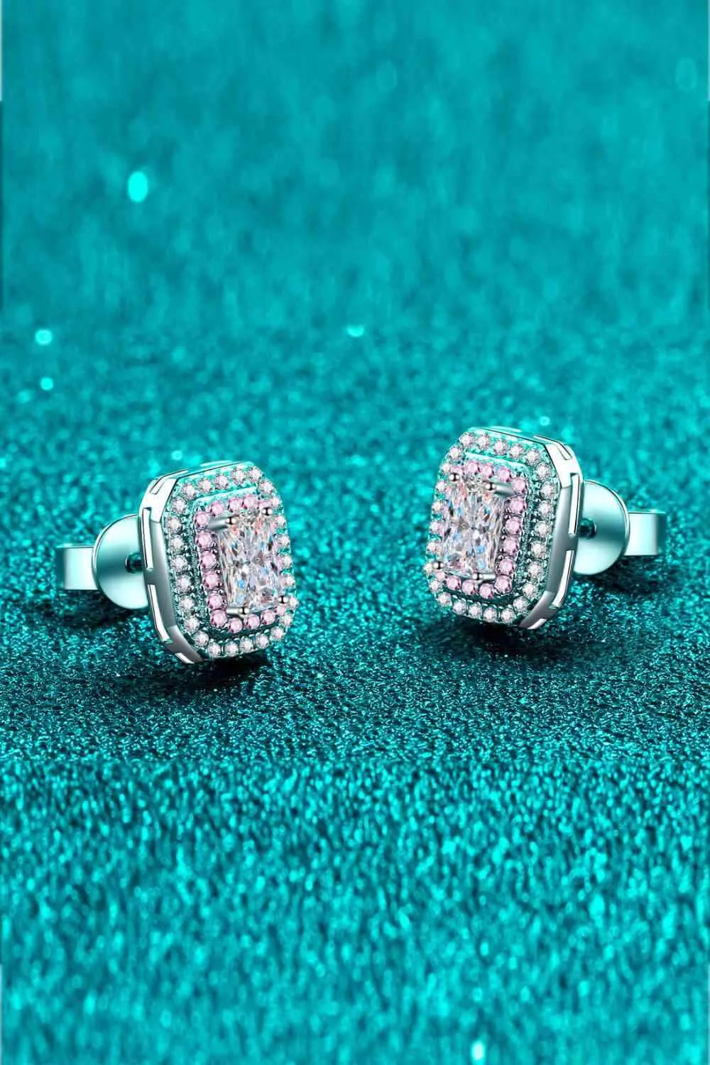 1 Carat Moissanite and Zircon Contrast Geometric Stud Earrings Moissanite - Tophatter Daily Deals