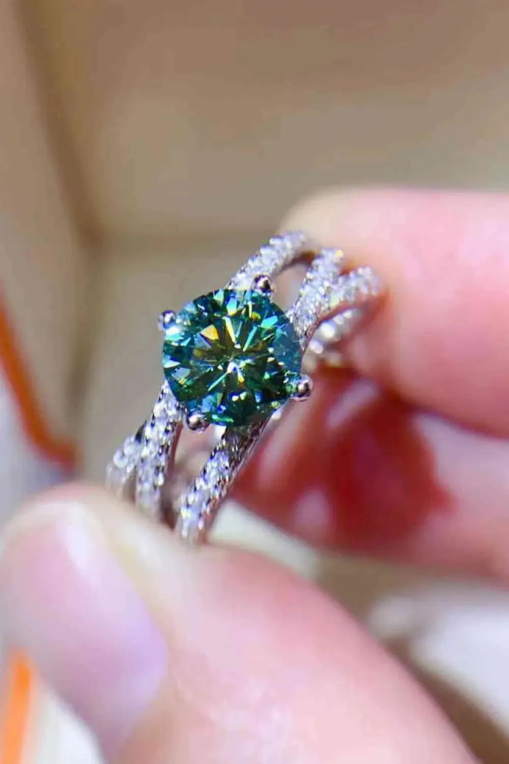 1 Carat Moissanite Contrast 925 Sterling Silver Ring Moissanite - Tophatter Daily Deals