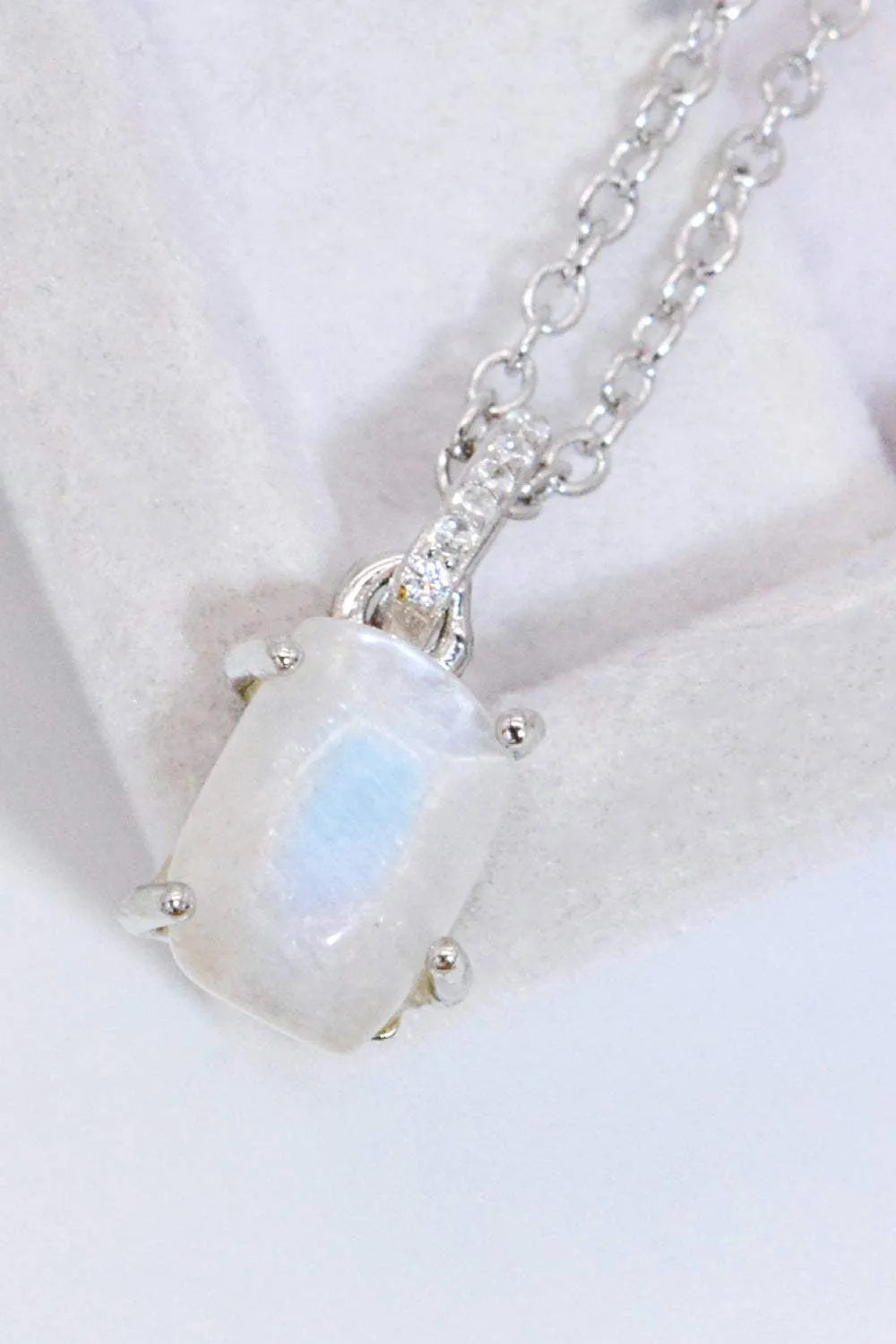 Natural Moonstone 4-Prong Pendant Necklace Moonstone - Tophatter Daily Deals