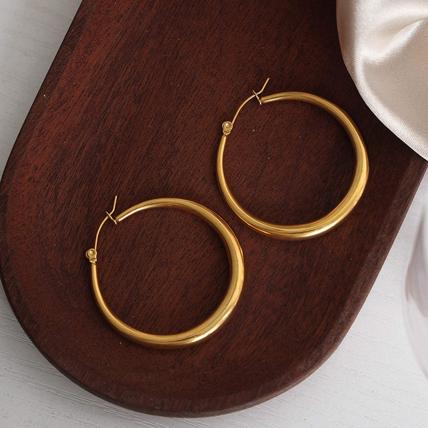 18K Gold-Plated Hoop Earrings Earrings - Tophatter Daily Deals