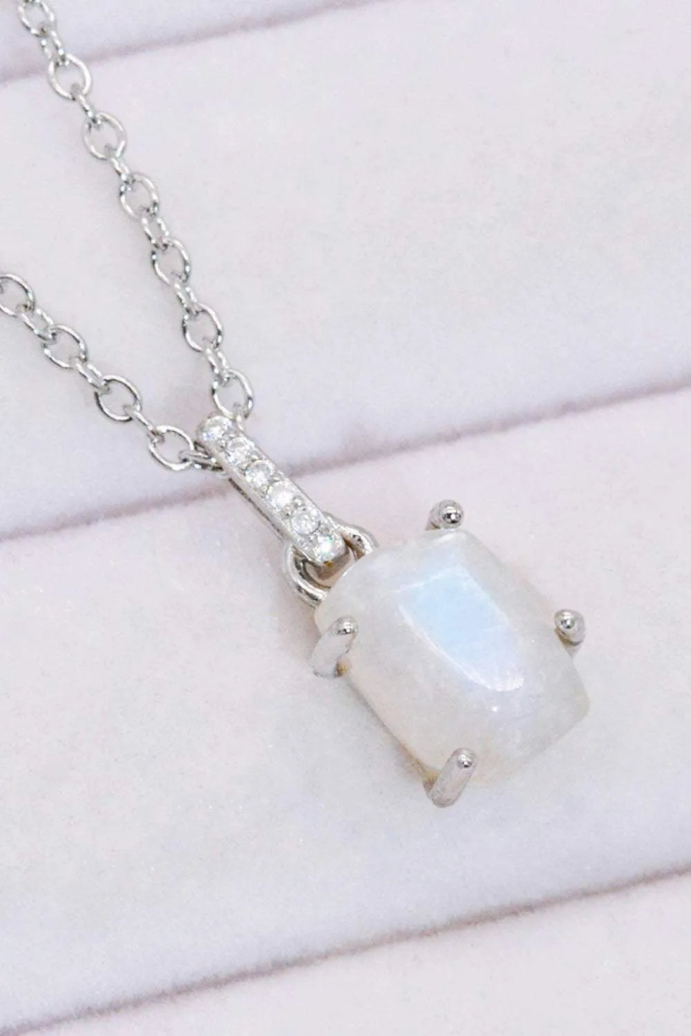 Natural Moonstone 4-Prong Pendant Necklace Moonstone - Tophatter Daily Deals