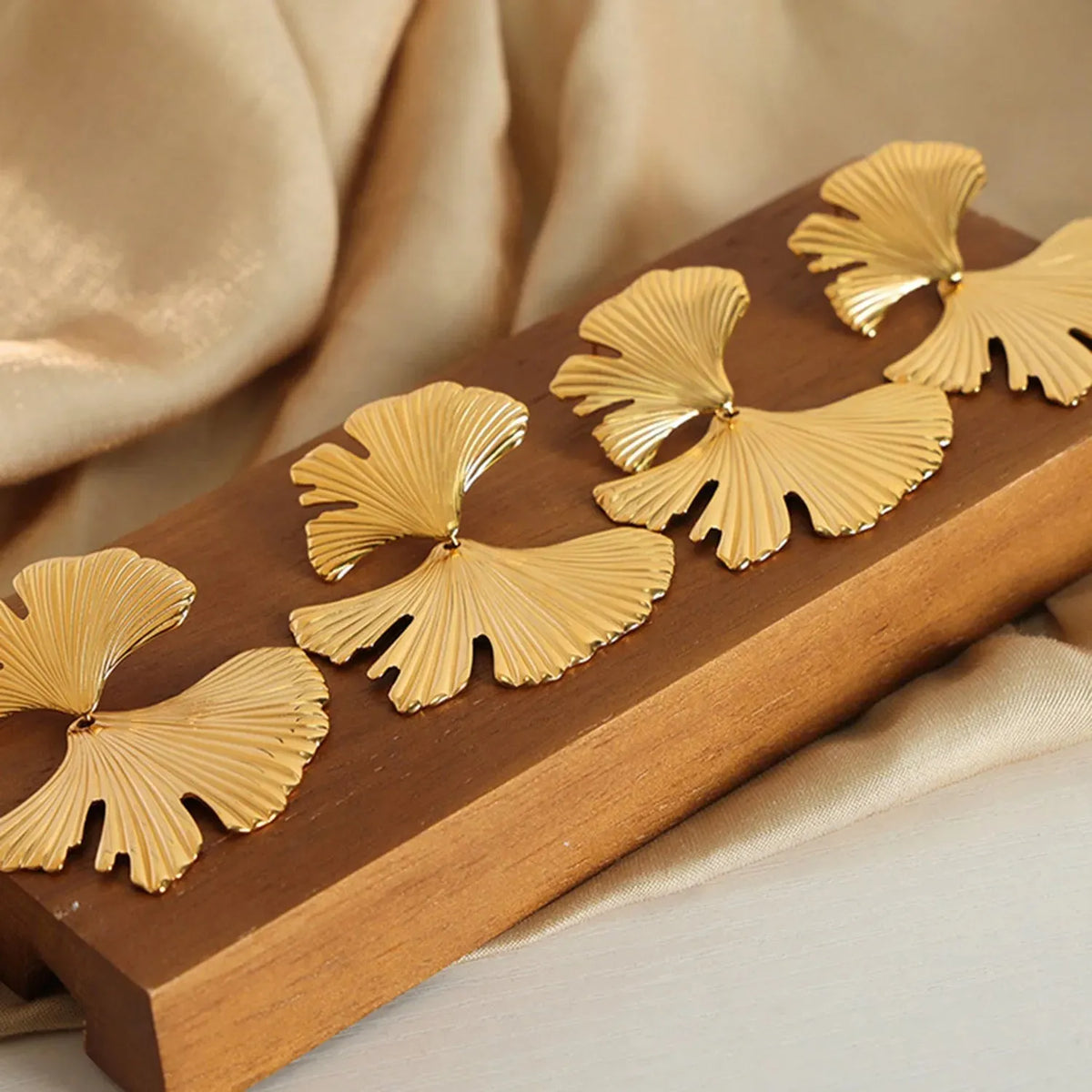 Ginkgo Biloba Design Stud Earrings Earrings - Tophatter Daily Deals