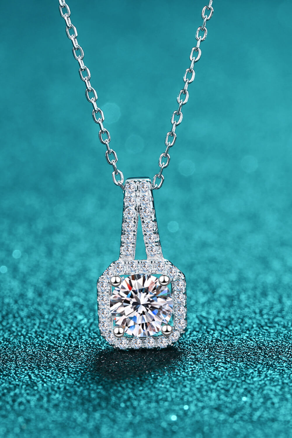 Look Amazing 2 Carat Moissanite Pendant Necklace Silver One Size Moissanite - Tophatter Daily Deals