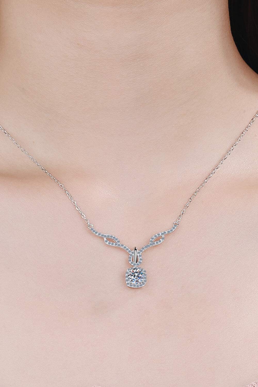 Right On Trend Moissanite Pendant Necklace Moissanite - Tophatter Daily Deals