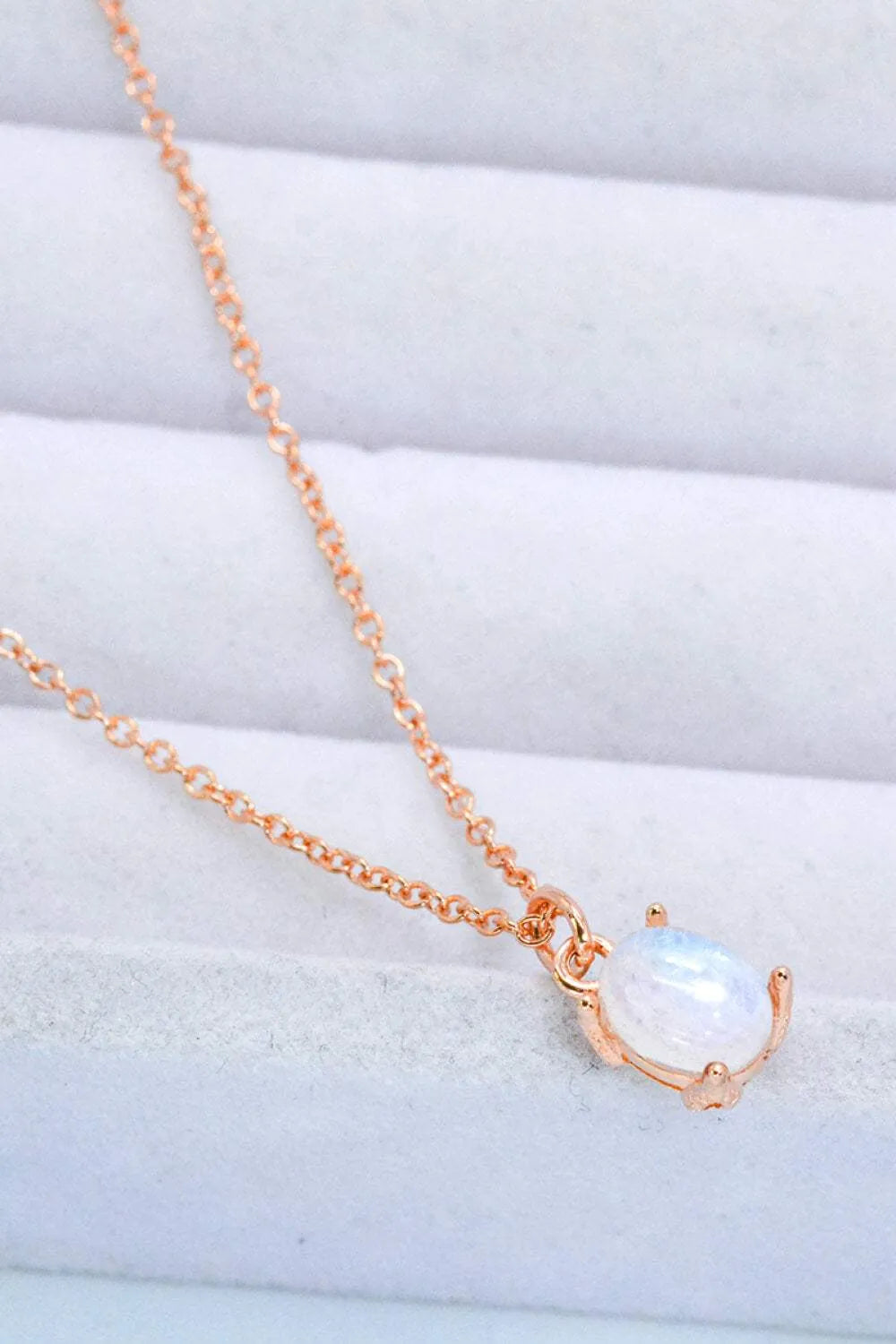 Natural 4-Prong Pendant Moonstone Necklace Moonstone - Tophatter Daily Deals