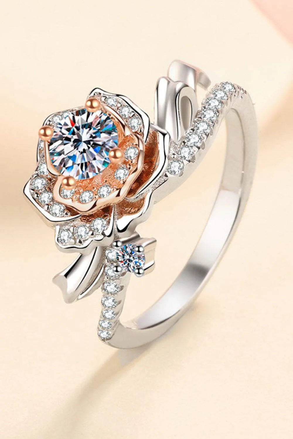 925 Sterling Silver Rose-Shaped Moissanite Ring Moissanite - Tophatter Daily Deals