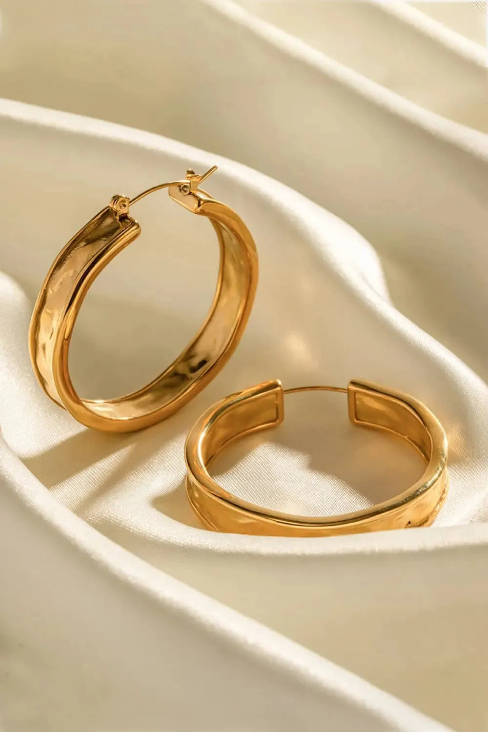 Hammered Stainless Steel Hoop Earrings Earrings - Tophatter Daily Deals