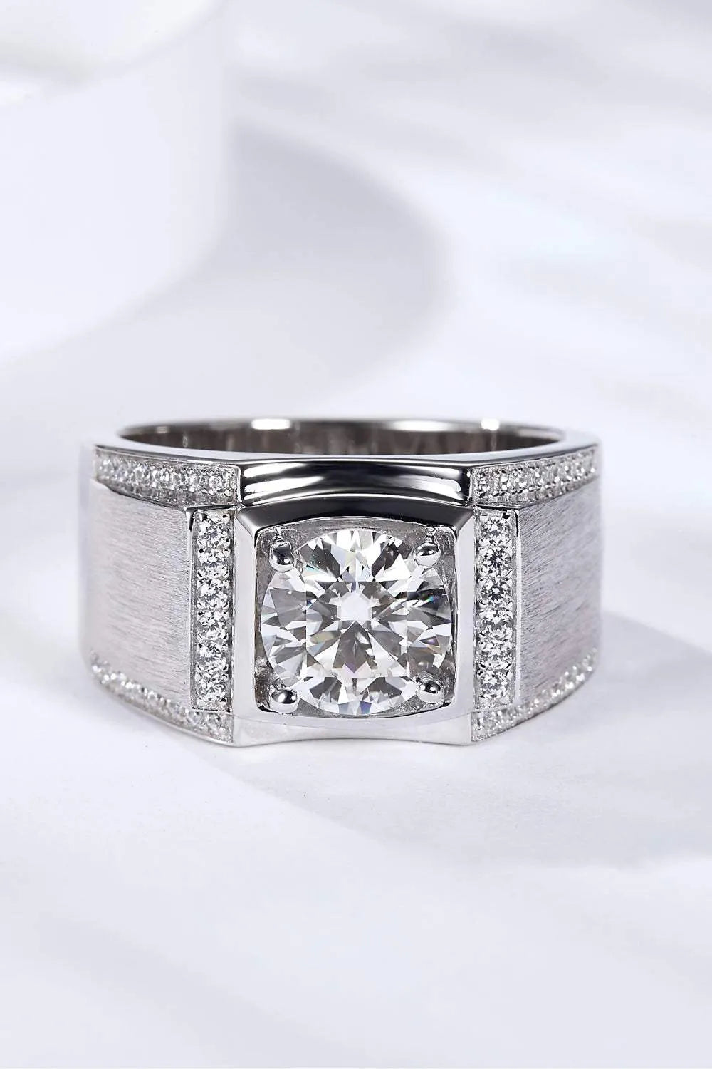 So Charmed 1 Carat Moissanite Ring Moissanite - Tophatter Daily Deals