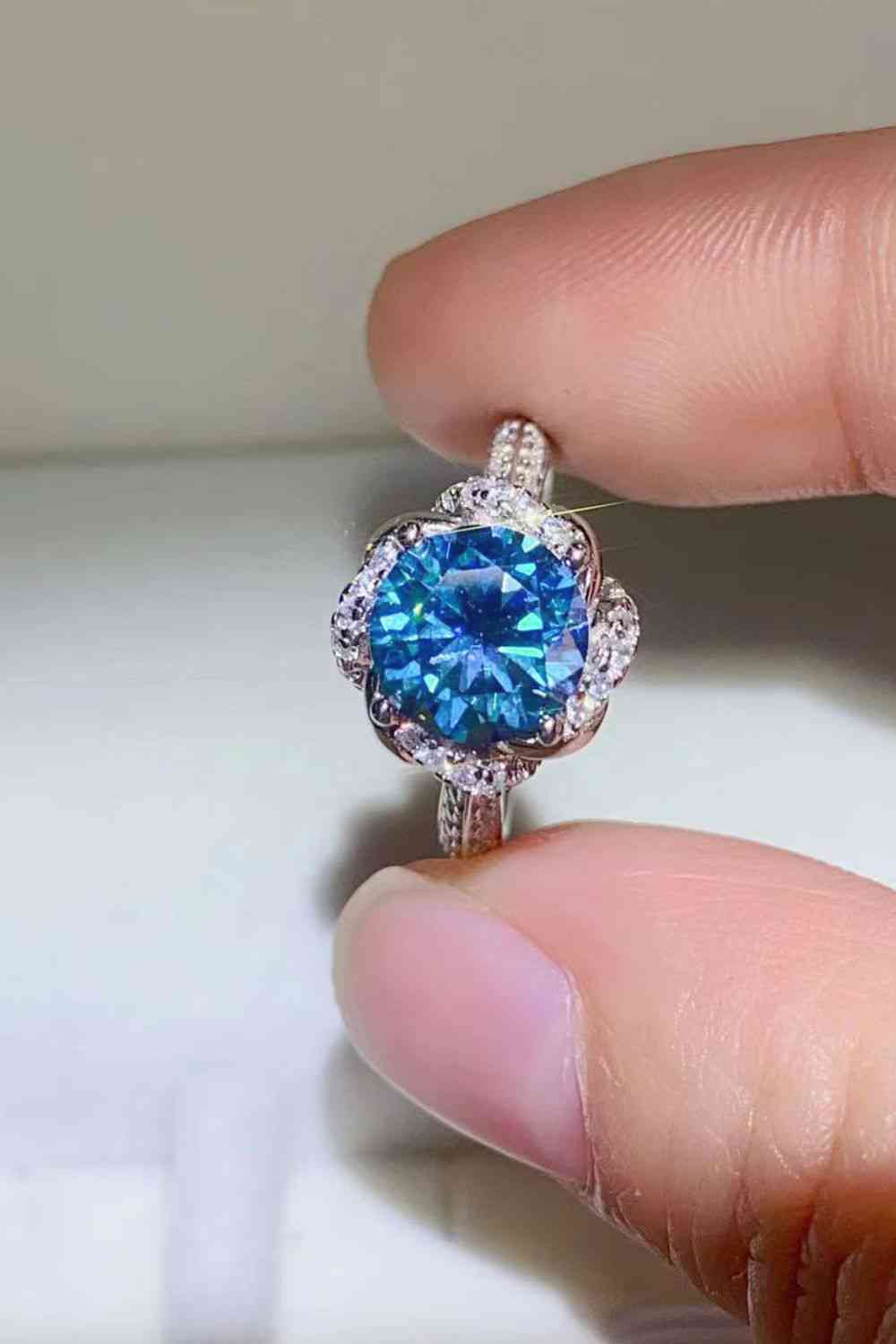 2 Carat Cobalt Blue Moissanite 925 Sterling Silver Ring Cobalt Blue Moissanite - Tophatter Daily Deals