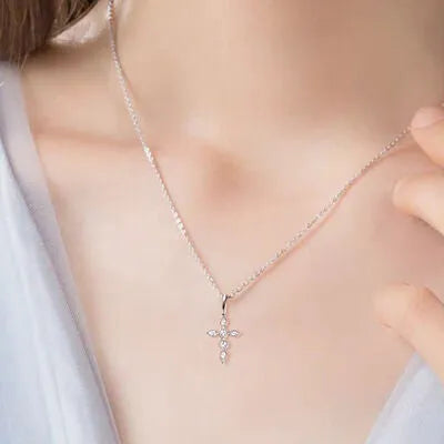 925 Sterling Silver Moissanite Cross Pendant Necklace Moissanite - Tophatter Daily Deals