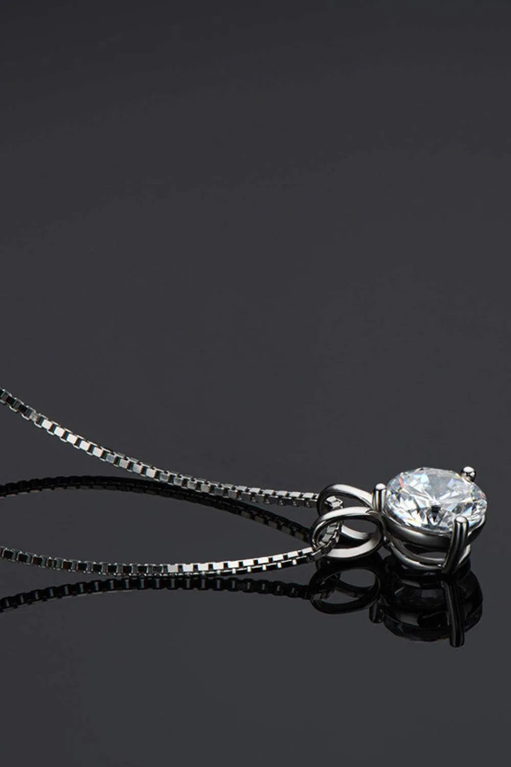 Adored Show Off 1 Carat Moissanite Pendant Necklace Moissanite - Tophatter Daily Deals