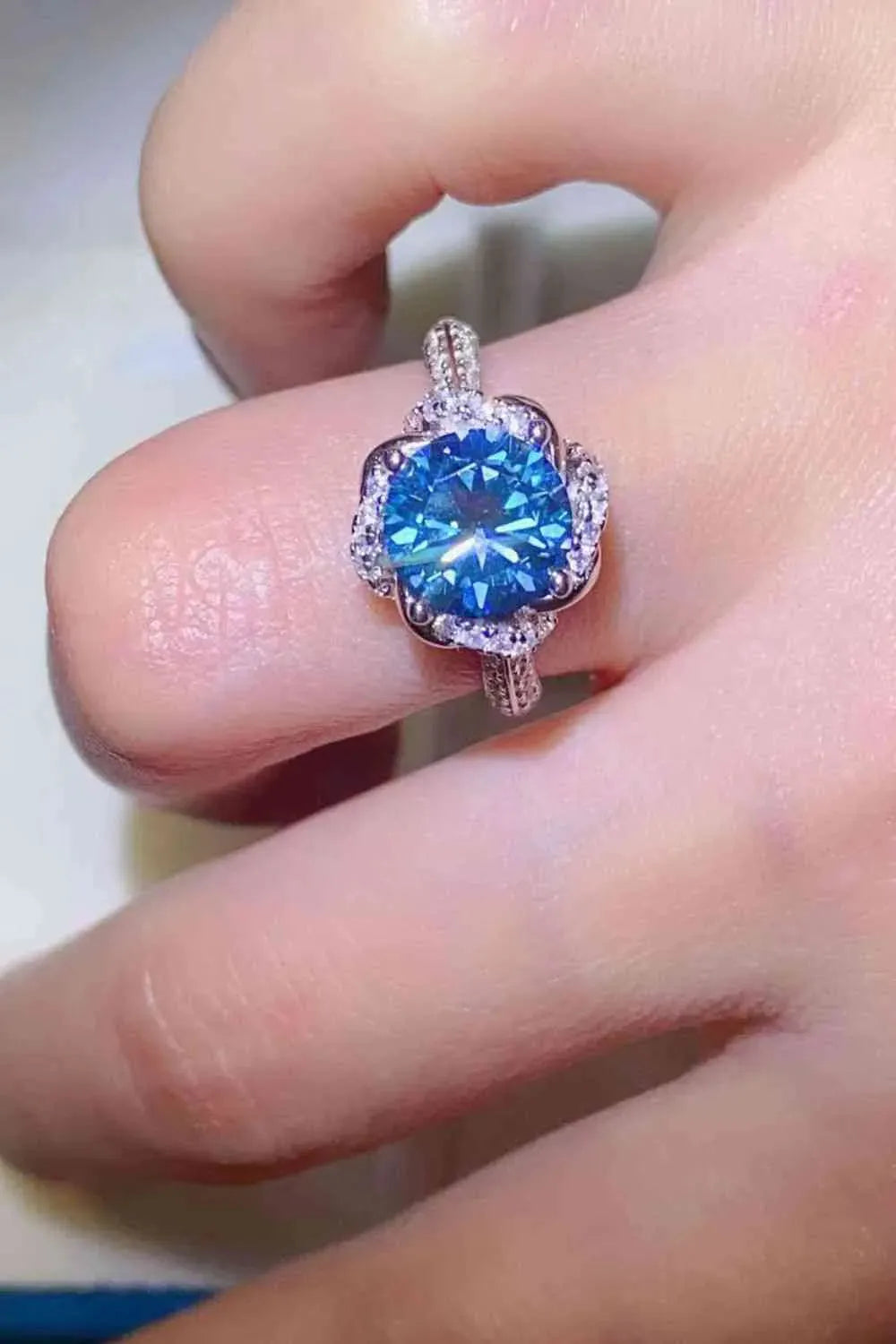 2 Carat Cobalt Blue Moissanite 925 Sterling Silver Ring Moissanite - Tophatter Daily Deals