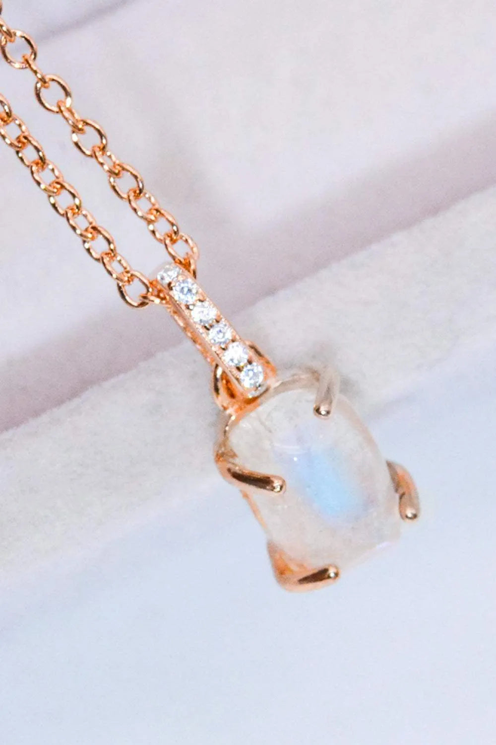 Natural Moonstone 4-Prong Pendant Necklace Moonstone - Tophatter Daily Deals