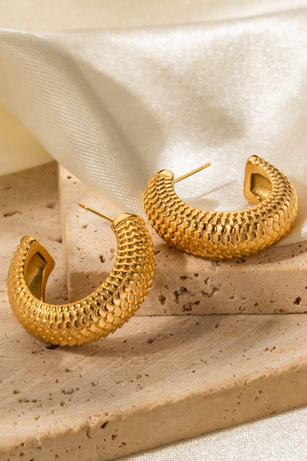 Stainless Steel Scale C-Hoop Earrings Earrings - Tophatter Daily Deals