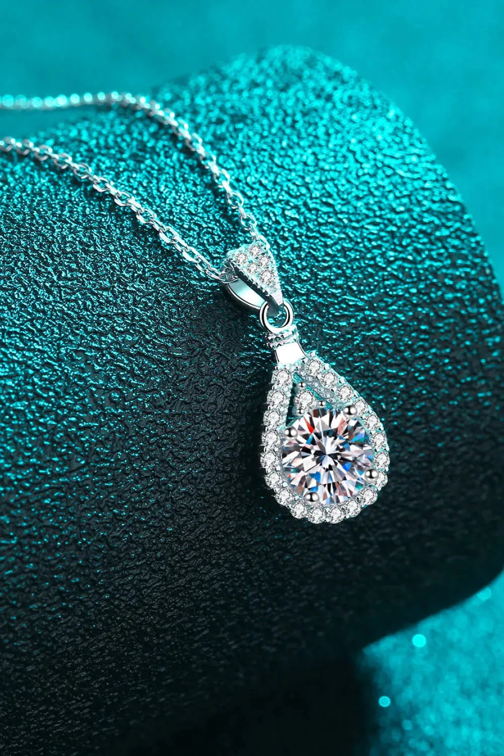 1 Carat Moissanite Teardrop Pendant Chain Necklace Moissanite - Tophatter Daily Deals