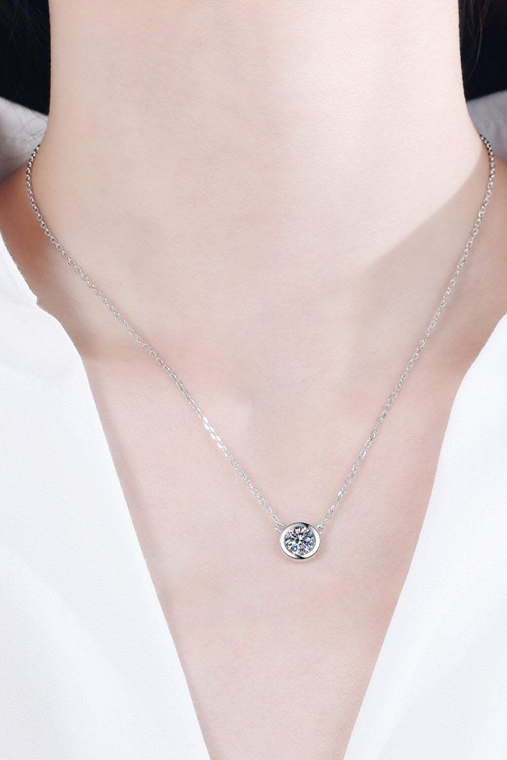 Moissanite Round Pendant Chain Necklace Moissanite - Tophatter Daily Deals