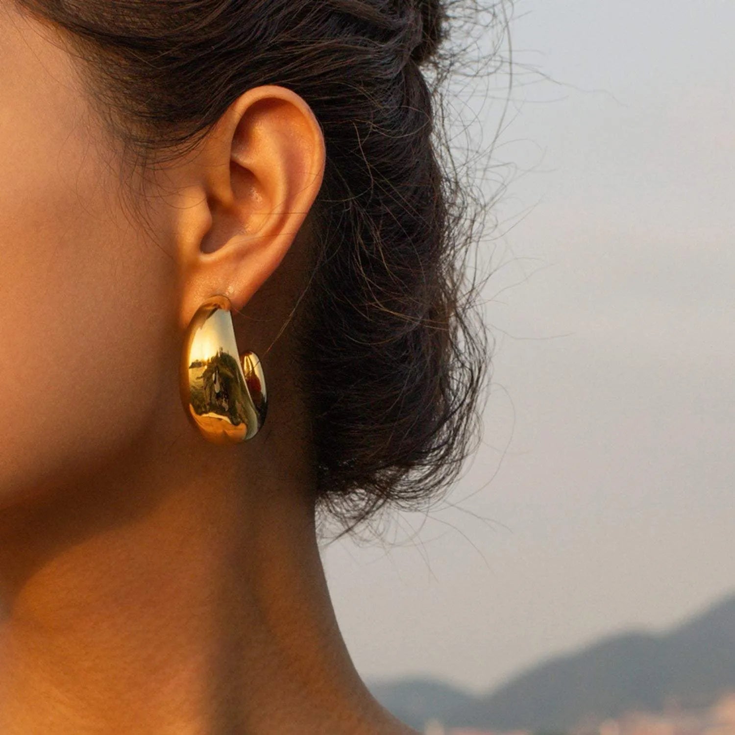 18K Gold-Plated Moon Crescent Earrings Earrings - Tophatter Daily Deals