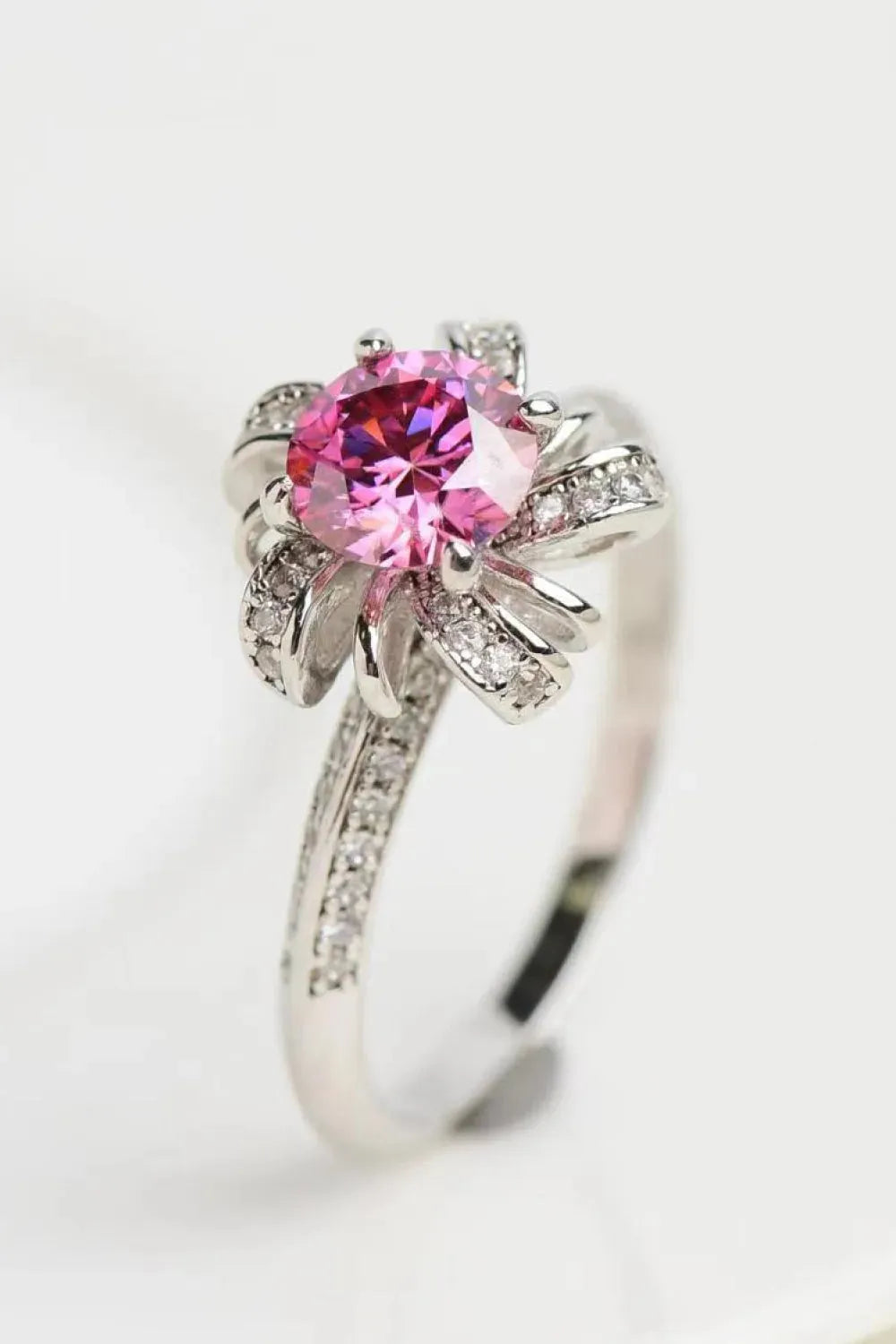 1 Carat Moissanite Flower-Shaped Ring Pink Moissanite - Tophatter Daily Deals