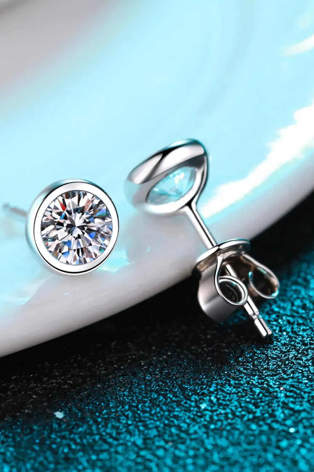 Moissanite Round-Shaped Stud Earrings Moissanite - Tophatter Daily Deals
