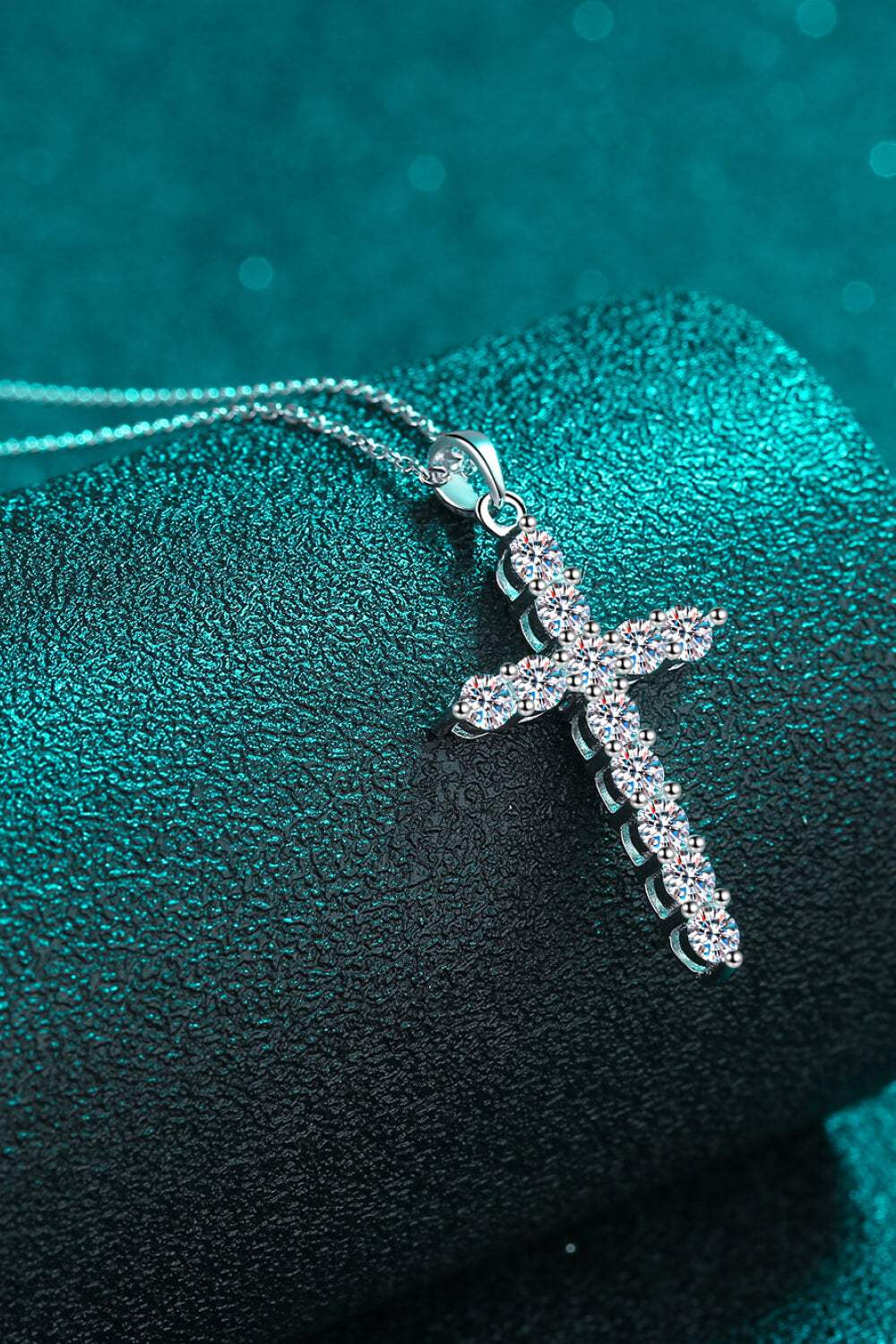 Moissanite Cross Pendant Chain Necklace Moissanite - Tophatter Daily Deals