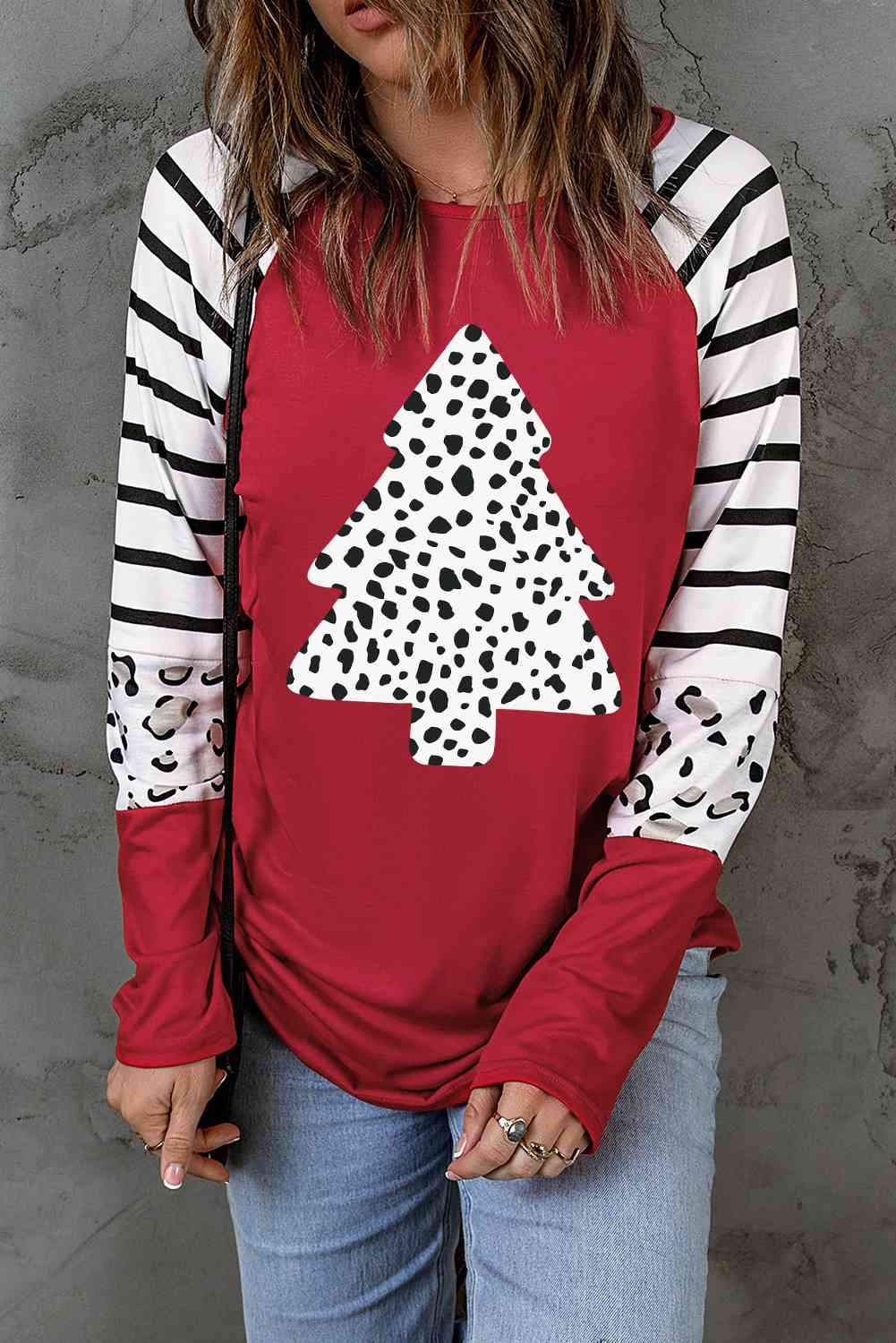 Christmas Tree Graphic Long Sleeve T-Shirt Women's T-Shirts - Tophatter Daily Deals