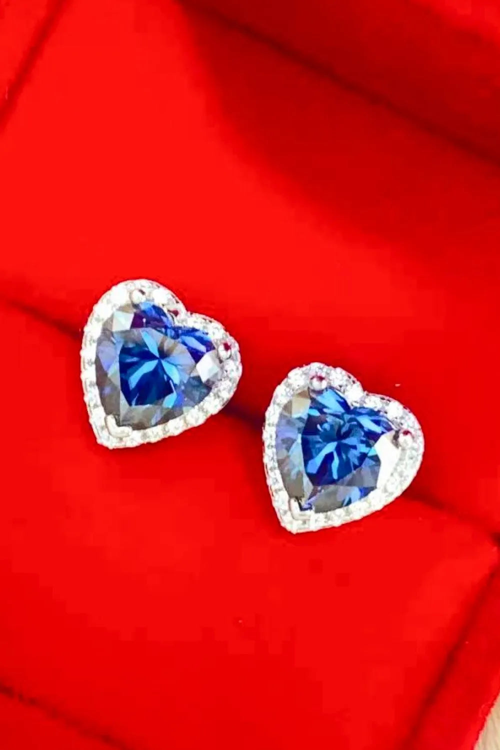 4 Carat Moissanite Heart-Shaped Stud Earrings Moissanite - Tophatter Daily Deals