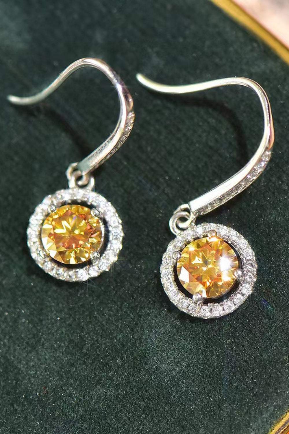 Platinum-Plated 2 Carat Moissanite Drop Earrings Moissanite - Tophatter Daily Deals