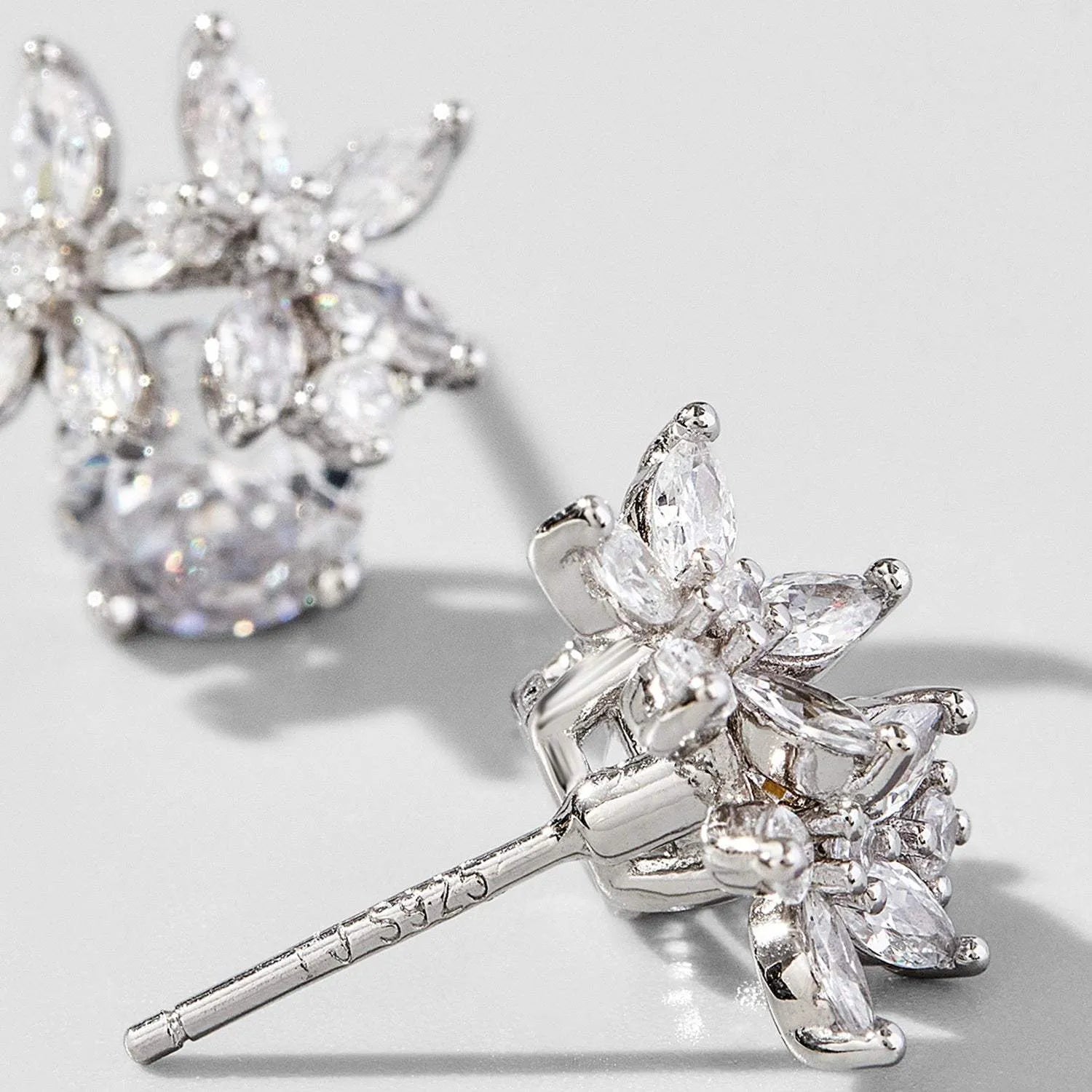 Zircon 925 Sterling Silver Flower Stud Earrings Earrings - Tophatter Daily Deals