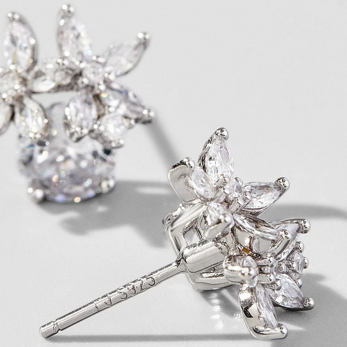 Zircon 925 Sterling Silver Flower Stud Earrings Earrings - Tophatter Daily Deals