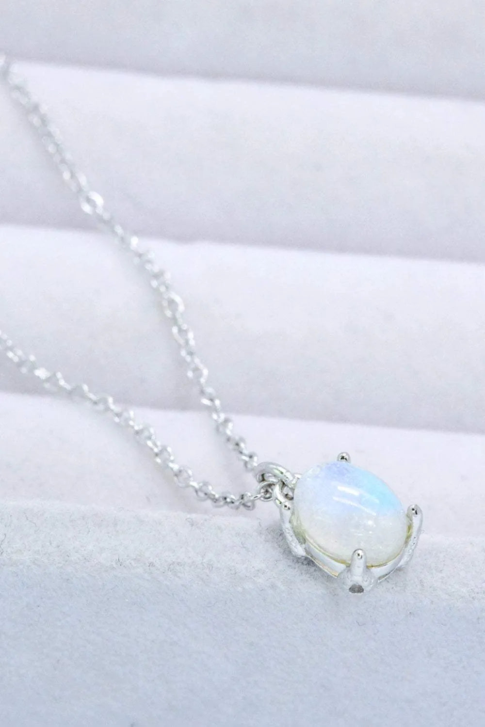 Natural 4-Prong Pendant Moonstone Necklace Moonstone - Tophatter Daily Deals