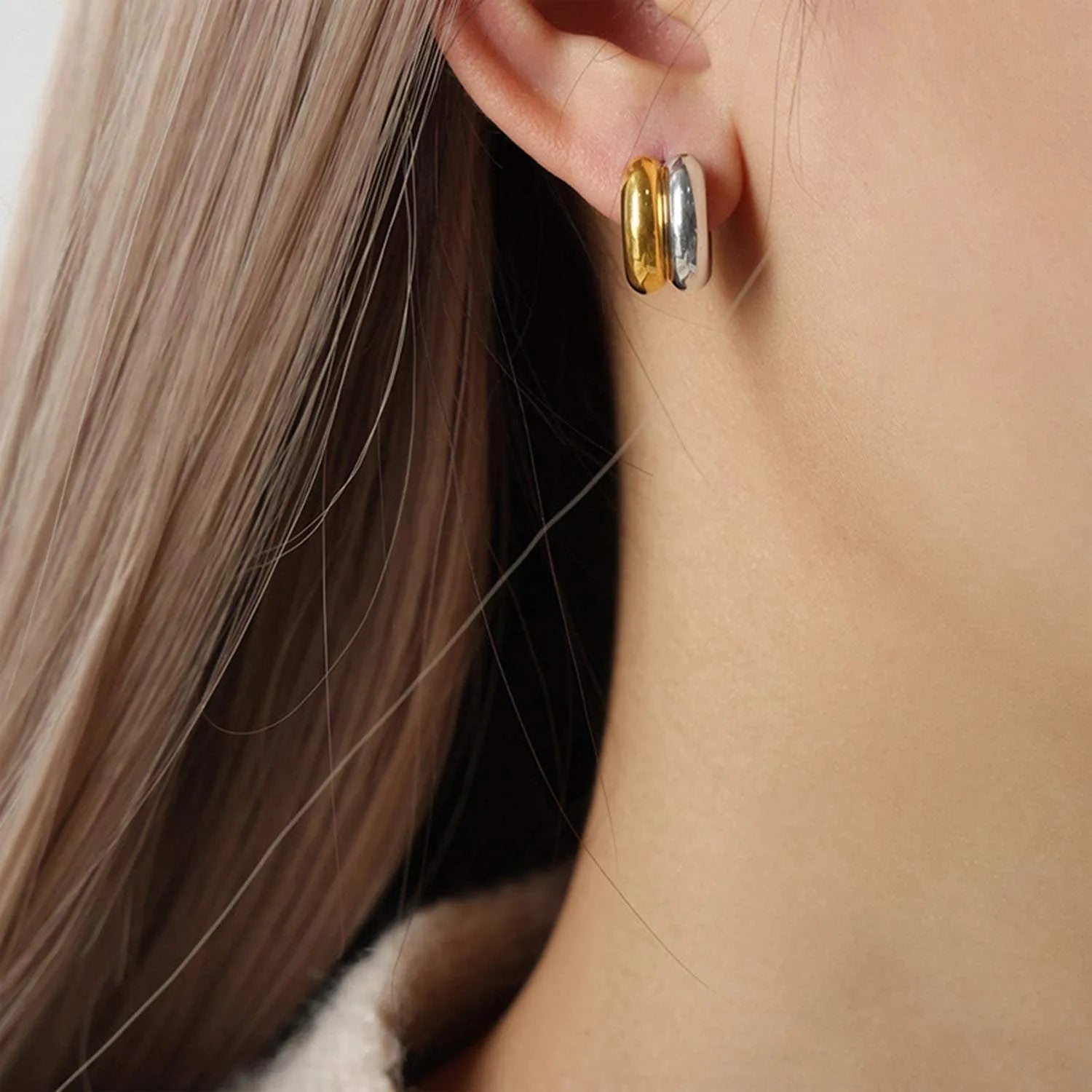 18K Gold-Plated C-Hoop Earrings Earrings - Tophatter Daily Deals
