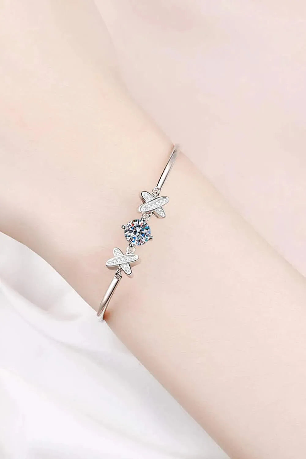 Adored Happy State of Mind 1 Carat Moissanite Bracelet Moissanite - Tophatter Daily Deals