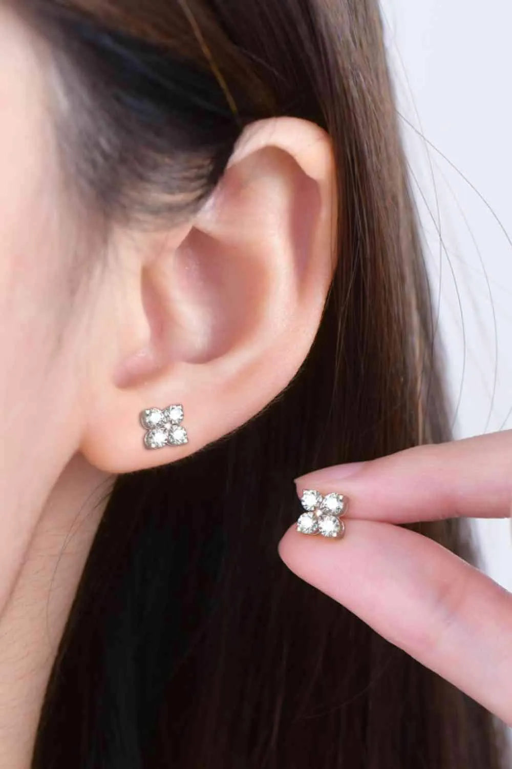 Moissanite 925 Sterling Silver Four-Leaf Clover Shape Earrings Moissanite - Tophatter Daily Deals