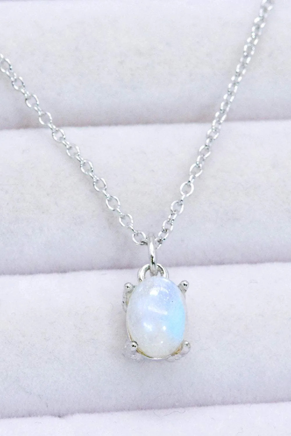 Natural 4-Prong Pendant Moonstone Necklace Moonstone - Tophatter Daily Deals