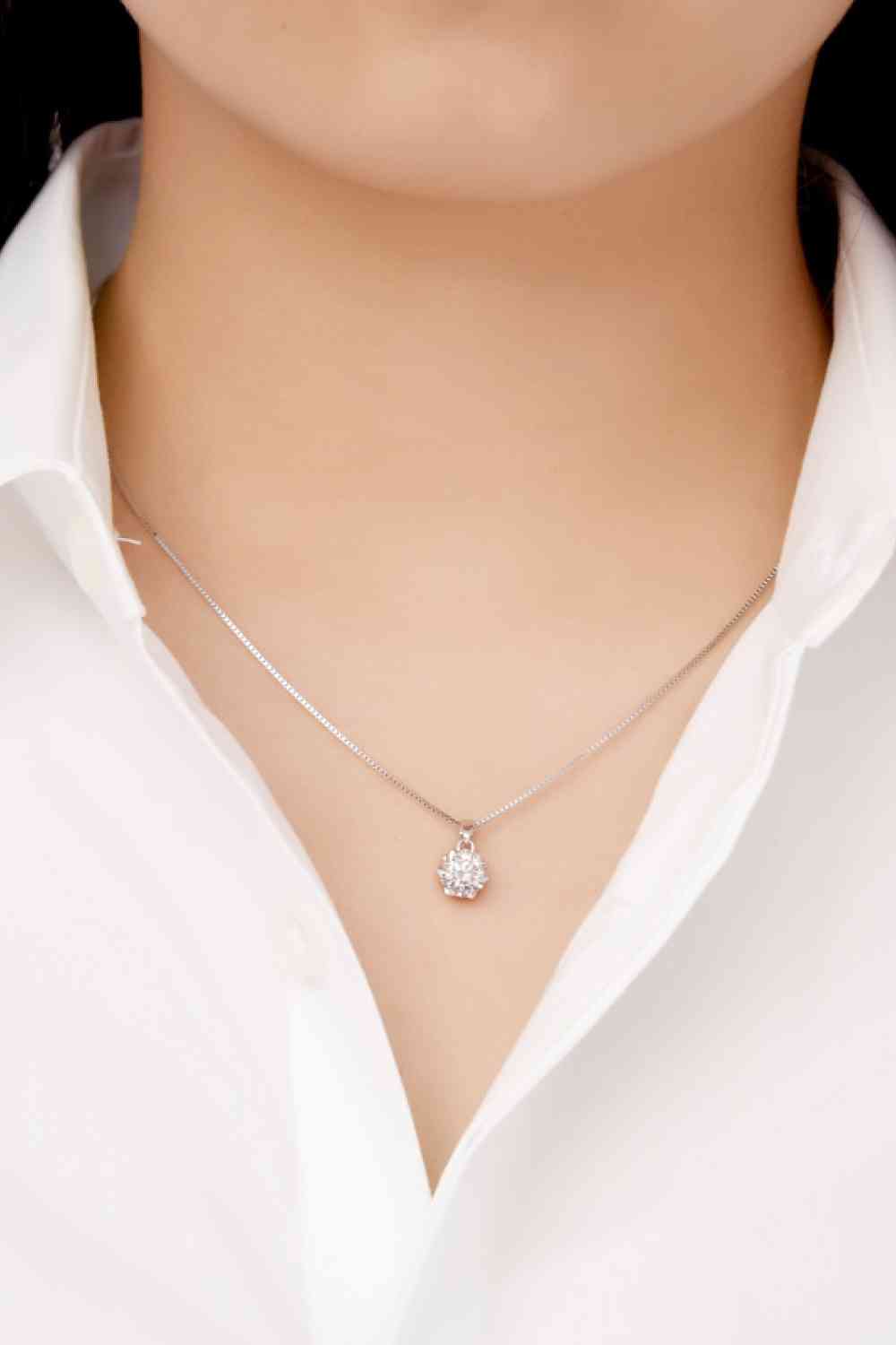 1 Carat Moissanite Pendant Platinum-Plated Necklace Moissanite - Tophatter Daily Deals