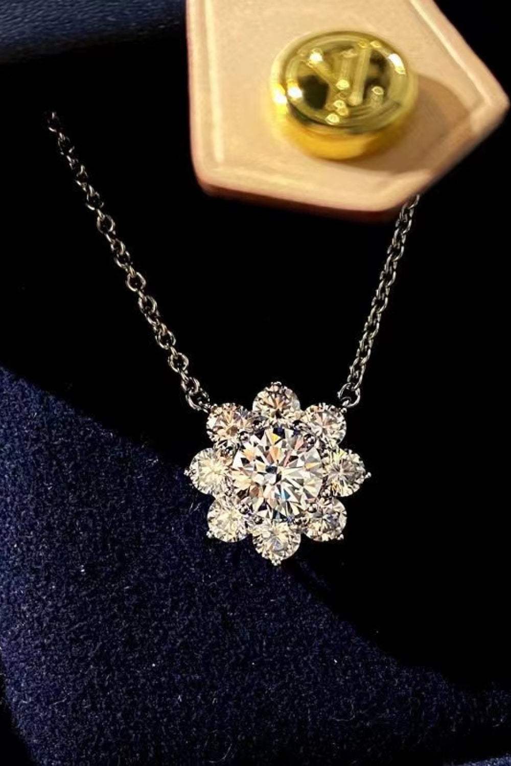 1 Carat Moissanite Floral Pendant Necklace Silver One Size Moissanite - Tophatter Daily Deals