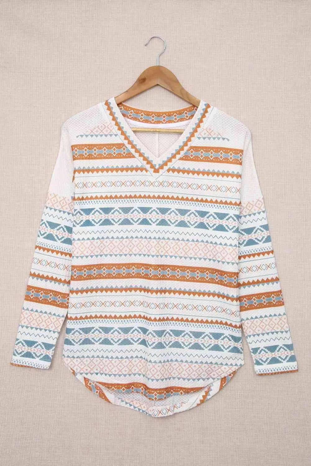 Geometric Print V-Neck Curved Hem Top Blouses - Tophatter Daily Deals