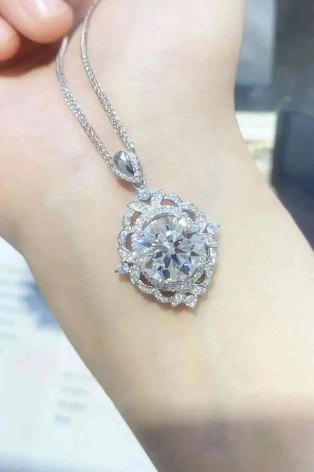 5 Carat Moissanite 925 Sterling Silver Necklace Moissanite - Tophatter Daily Deals