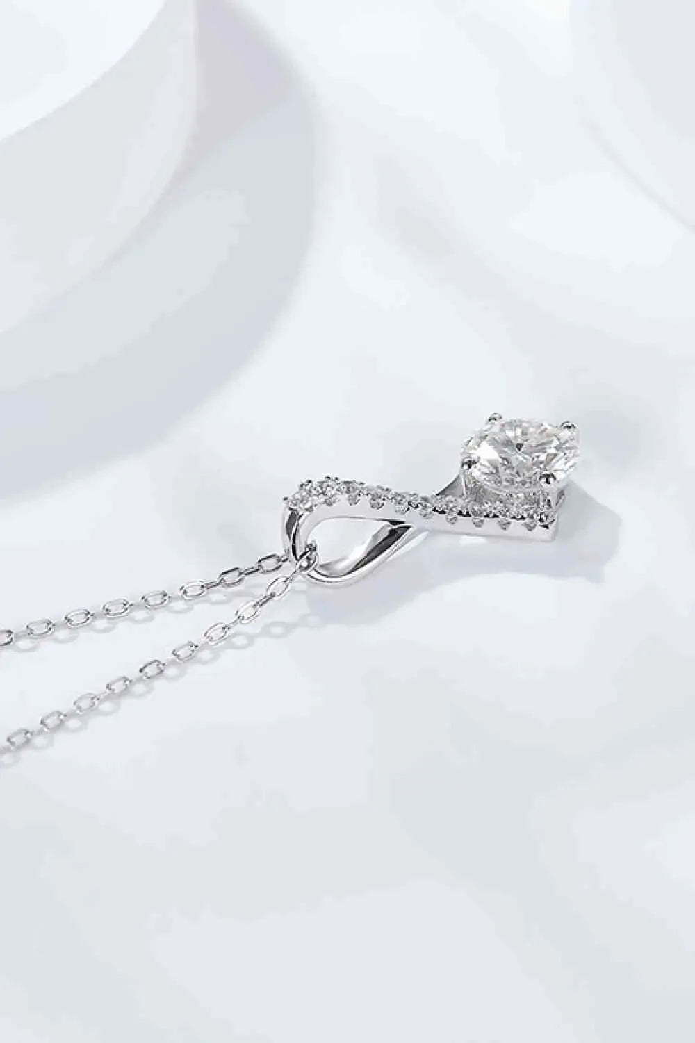 Special Occasion 1 Carat Moissanite Pendant Necklace Moissanite - Tophatter Daily Deals